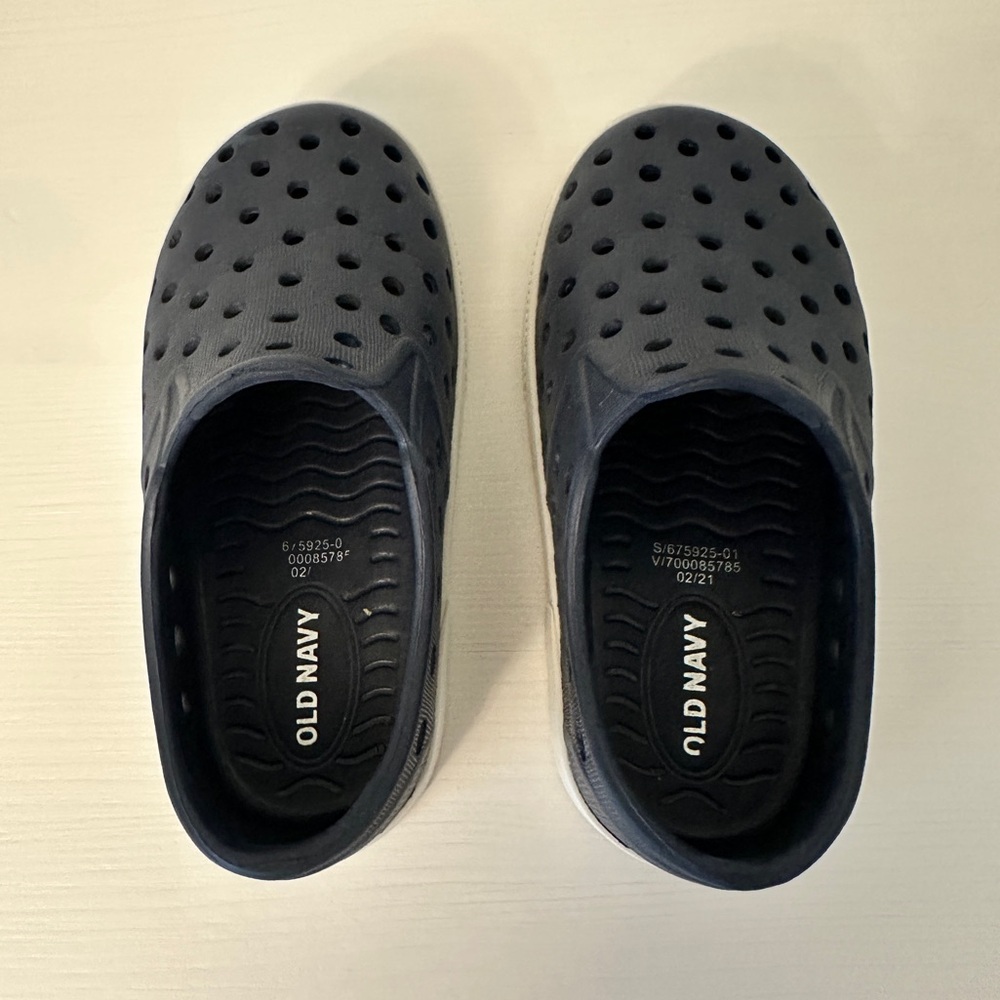 Old Navy Toddler Kids Navy Water Shoes - Size 6